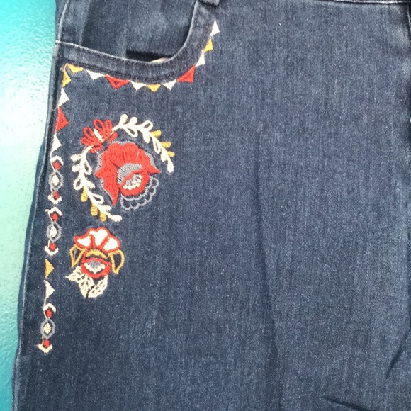 Flying Tomato women’s jeans - Picture 5 of 10